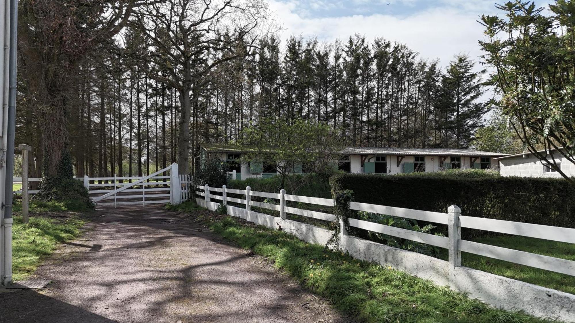 Domaine Des Cypres Bed & Breakfast Saint-Sauveur-Villages Exterior foto